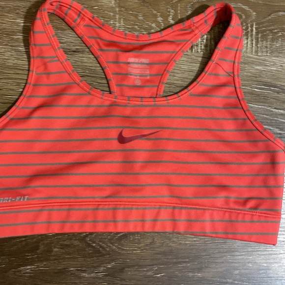 Nike Pro Dri-Fit Sports Bra - Picture 3 of 7